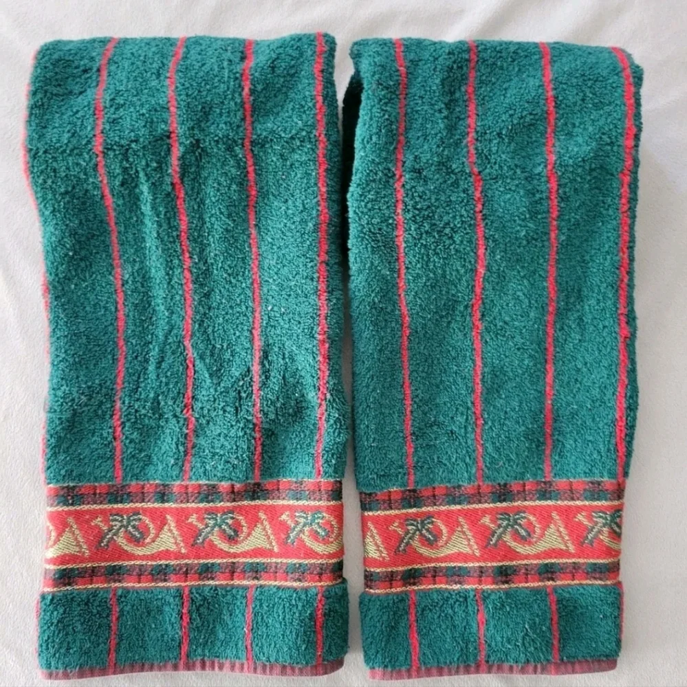 Vintage Fieldcrest Christmas Holiday Hand Towels Green Red Gold 100% Cotton Set